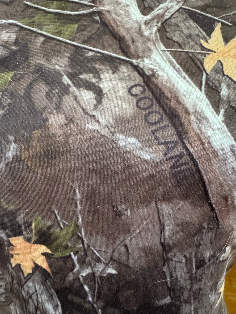 SHEIN Brown Camo Leaf Print Short Sleeve Crop Top - Picture 3 of 3